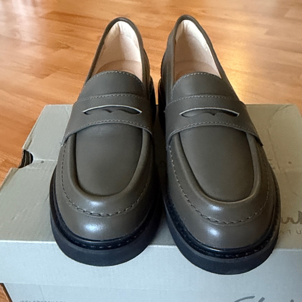 Clarks Splend Edge Penny Loafer in Dark Olive, with Box - Picture 9 of 15